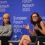 Sandrine Dixson-Declève, Vizepräsidentin des Club of Rome (rechts), Jana Degrott, Gründerin der Frauen-Kaderschmiede &quot;We Belong Europe&quot;