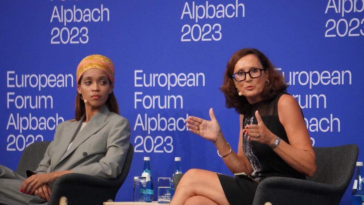 Sandrine Dixson-Declève, Vizepräsidentin des Club of Rome (rechts), Jana Degrott, Gründerin der Frauen-Kaderschmiede &quot;We Belong Europe&quot;