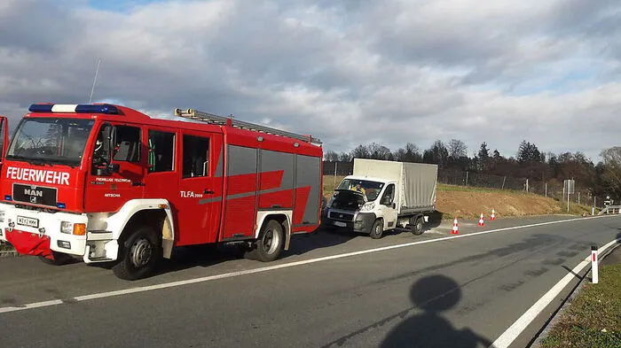 Der Kleinlaster blieb bei der Autobahnauffahrt Gleisdorf Süd stehen