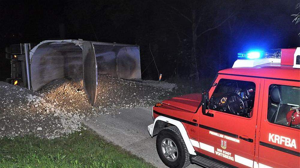Feuerwehr, Rotes Kreuz und Polizei waren bei dem Unfall in Voitsberg im Einsatz