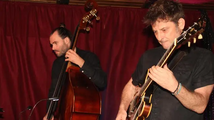 Bereits seit vielen Jahren sind Elisabeth Gressl, Michael Bernsteiner, Gregor Zver, Bernd Leski und Lukas Strauszberger mit „Bix Beat“ beim Sommerfestival im Schilcherhof in Ligist zu Gast.