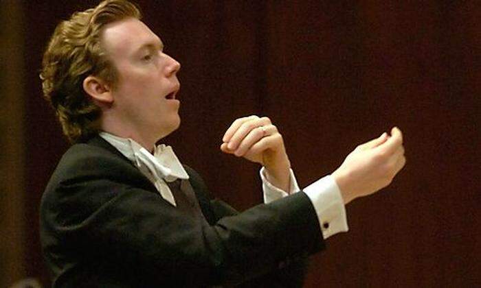 UND WER NOCH SO GENANNT WIRD: Daniel Harding (Foto) und Kirill Petrenko, Paavo Järvi und Vladimir Jurowski - wer einmal Erfolge mit den Philharmonikern gefeiert hat, den behält das Orchester in guter Erinnerung. Ob das für eine Mehrheit reicht, wird sich zeigen. 