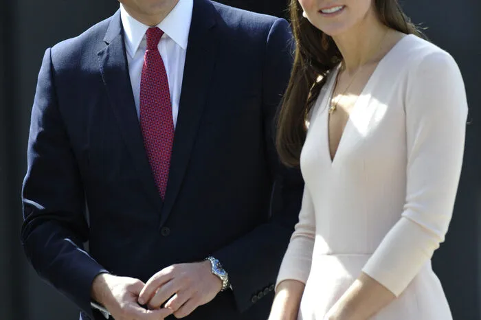 Sie zeigte sich im Jahr 2014 in einem zartrosa Kleid des Designers Alexander McQueen bei einem Staatsbesuch in Australien.