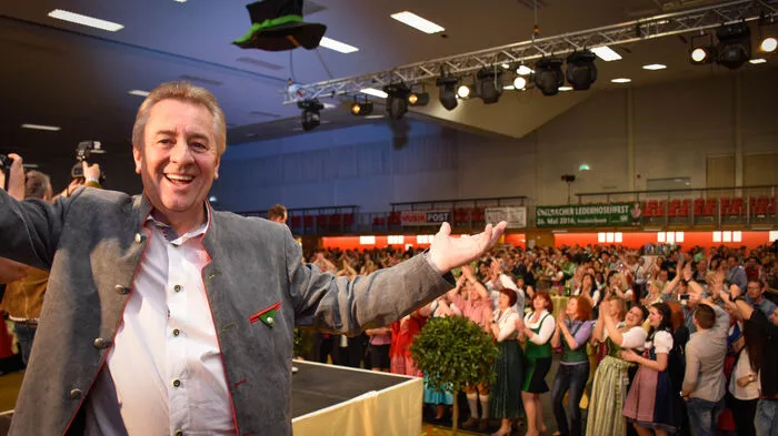 Eine Riesengaudi war das Steirafest in der Kirschenhalle Hitzendorf, zu dem wieder Organisator Rudi Mally geladen hatte.