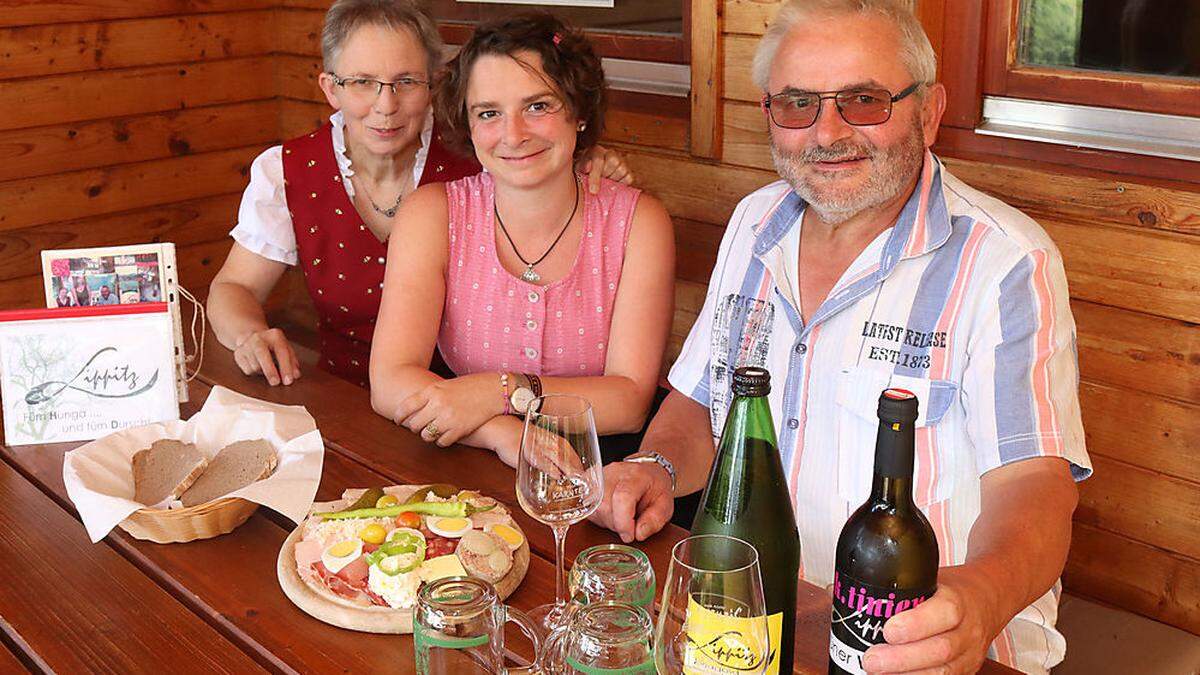 Theresia und Albin Lippitz mit Tochter Martina in der Mitte