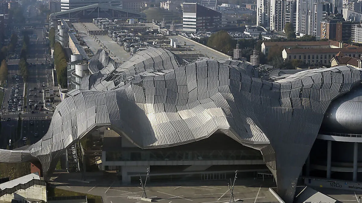 Kühne Architektur: Einkaufszentrum von Zarah Hadid in Mailand 