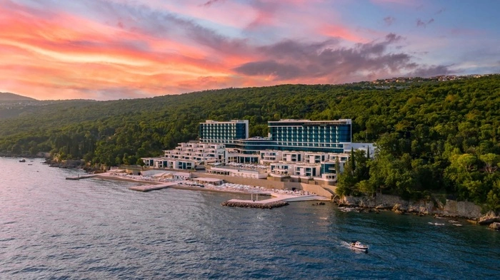 Den "World Travel Award" für das beste Resort in Kroatien holte sich das Hilton Rijeka Costabella Beach Resort & Spa (5 Sterne) direkt an der Kvarner Bucht.