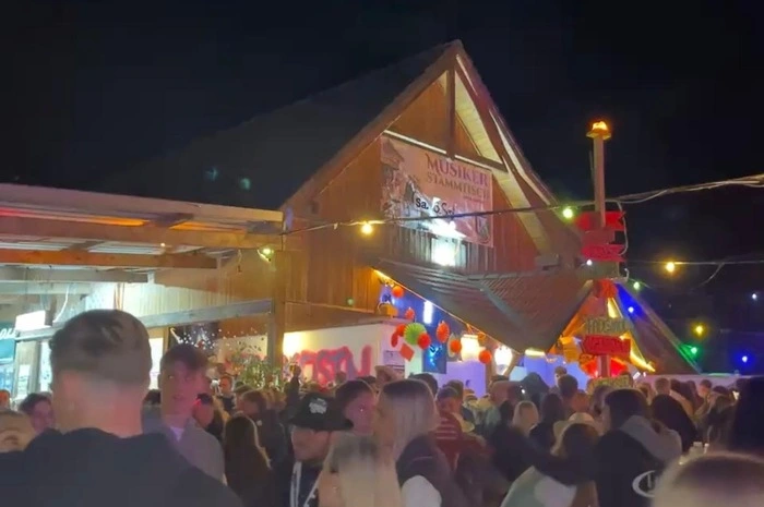 Unzählige Gäste feierten bis in die frühen Morgenstunden. Organisiert wurde das Fest von der Landjugend Tulwitz.