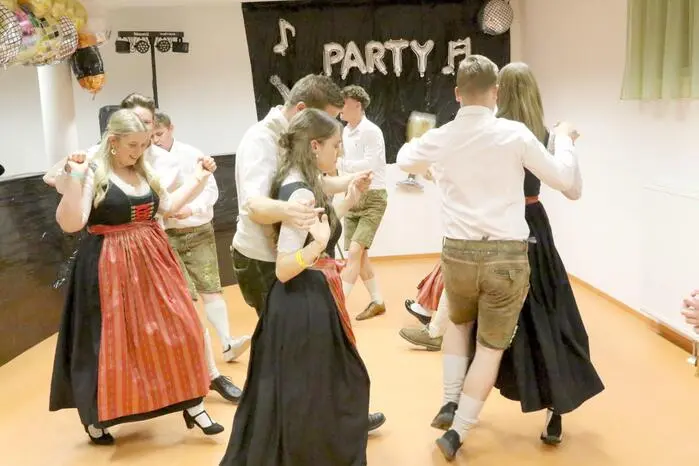 Für den schwungvollen Auftanz sorgte die Landjugend St. Georgen am Längsee unter Obmann Maxi Wachernig.