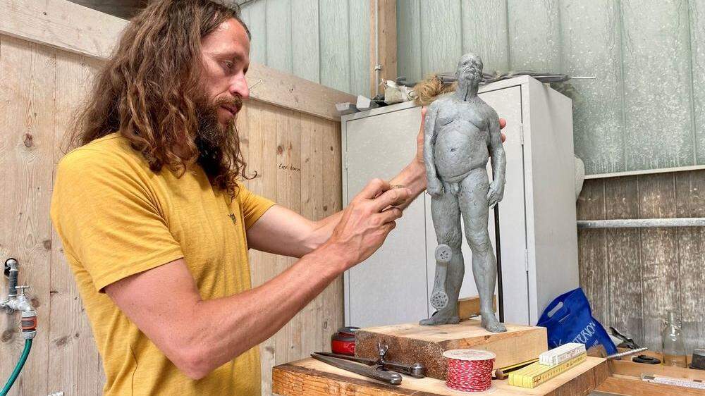 Aus diesem Modell schnitzt Gastkünstler Marko Kostner eine lebensgroße Holz-Skulptur 