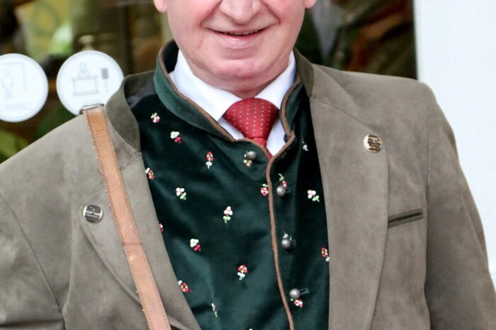 Obmann Harald Posch konnte im bis auf den letzten Platz gefüllten Kultursaal am Freitagabend unter anderen Blasmusikverband-Bezirksobmann Waldemar Wurzer (Foto), Pädagogin Gudrun Marktl sowie Bürgermeister Johann Fugger mit seinen beiden Stellvertretern Lorenz Obersteiner und Martin Ebner willkommen heißen. 