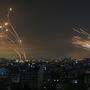 Israels Armee hat in der Nacht auf Freitag ihre Angriffe auf den Gazastreifen noch verschärft.