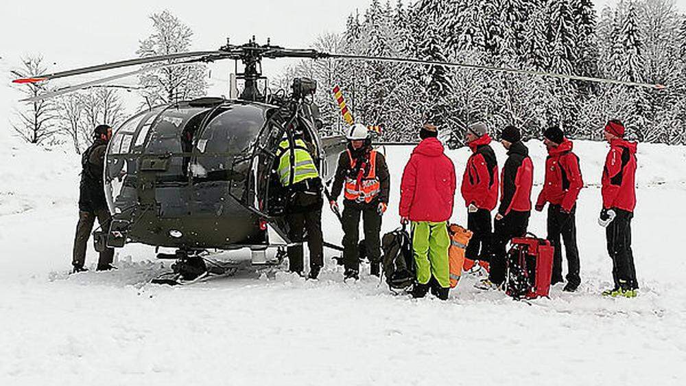 Das Bundesheer half mit einer Alouette III in Donnersbachwald aus