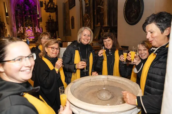 In den teilnehmenden Lokalen spielten die internationalen Musikerinnen und Musiker nach dem Auftakt bis tief in die Nacht hinein. 