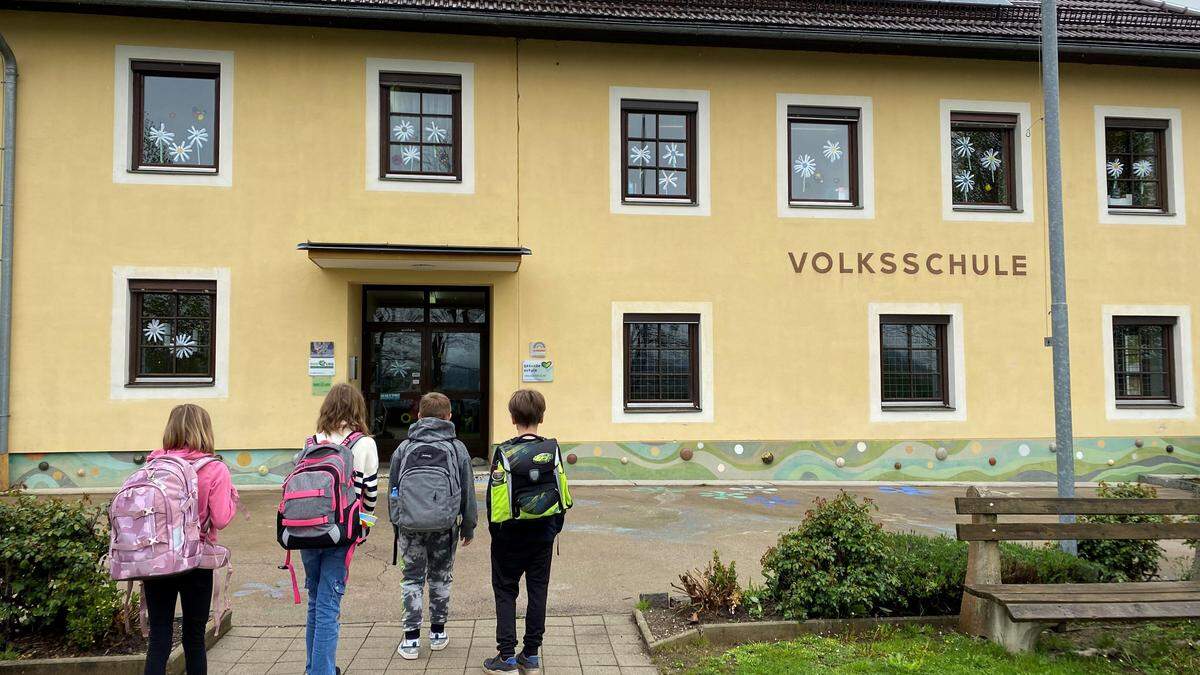 Die Volksschule Klein St. Veit (Völkermarkt) wird geschlossen. Bei der Wahl der neuen Schule sind Eltern an die Gemeindegrenzen gebunden