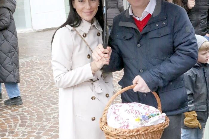 Bei der Osterspeisensegnung am Hauptplatz gesehen wurden unter anderen Bürgermeister Martin Kulmer (Foto), „Frau in der Wirtschaft“-Bezirksvorsitzende Nicole Mayer sowie Architekt Robert Ruhdorfer. 