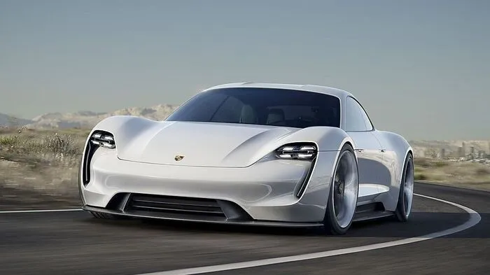 Der erste elektrische Porsche wird Taycan heißen
