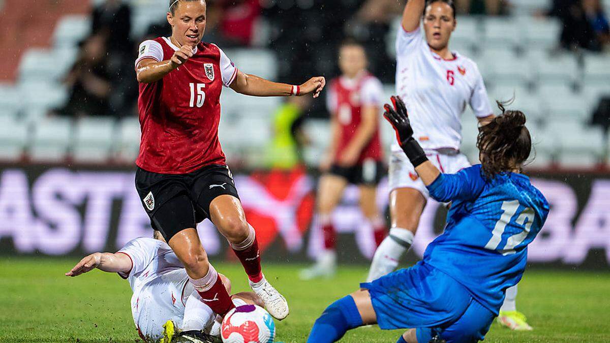 Vielleicht findet man in absehbarer Zukunft auch Rapidlerinnen im Teamdress