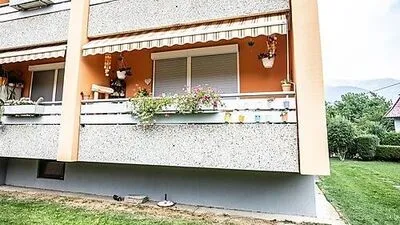 Eine Nachbarin beobachtete, wie zehn Tage vor dem Mord ein Unbekannter die Wohnung der 31-Jährigen über den Balkon verließ