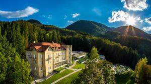 Eingebettet in herrliche Natur ist das Hotel Rimski Dvor mit seinen natürlichen Quellen.