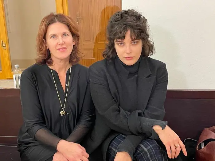 Paulus Manker vor Gericht : Paulus Manker klagt „Alma“ - so lief der erste  Prozesstag