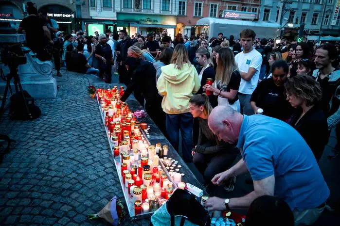 Zehn Personen sind am Vormittag beim Amoklauf ums Leben gekommen
