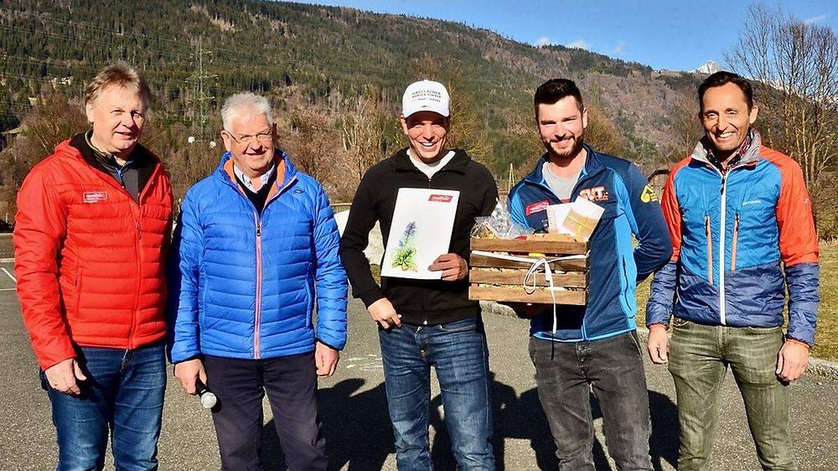 Bürgermeister Leopold Astner, SVT-Präsident Siegmund Astner, Markus Salcher, SVT-Obmann Marco Koller und Sport-Stadtrat Siegfried Pirker 