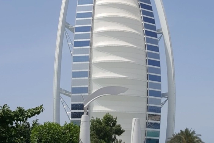 Der "Burj-al-Arab", das einzige Sieben-Stern-Hotel der Welt, beflügelte einst den Tourismusboom.