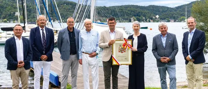 Im Zuge dieses Jubiläums wurde dem Verein das Landeswappen verliehen