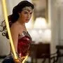 Wirkt im Heimkino weniger spektakulär als auf großer Leinwand: Gal Gado tin "Wonder Woman 1984"