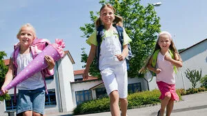 Viele Kinder machten sich am heutigen Montag zum ersten Mal auf den Weg zur Schule