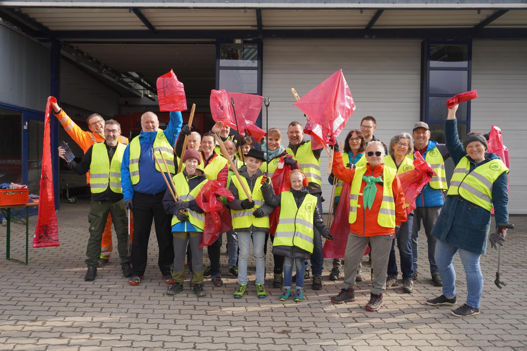 St.Peter-Freienstein/Leoben: Freiwillige Helfer sorgen beim Steirischen Frühjahrsputz für saubere Gemeinden