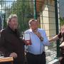 Richard Lugner (Mitte) war bei der Eröffnung der Kragenbärenanlage mit dabei und erhielt einen Orden vom Zoo
