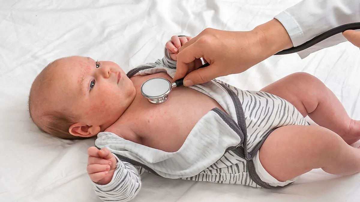 Schon bei Säuglingen zeigen sich gesundheitliche Nachteile, wenn diese in Armut aufwachsen 