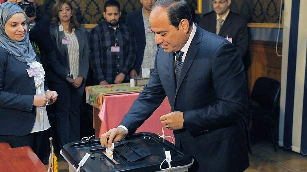 Abdel Fattah al-Sisi bei der Stimmabgabe: 60 Millionen Ägypter wählen
