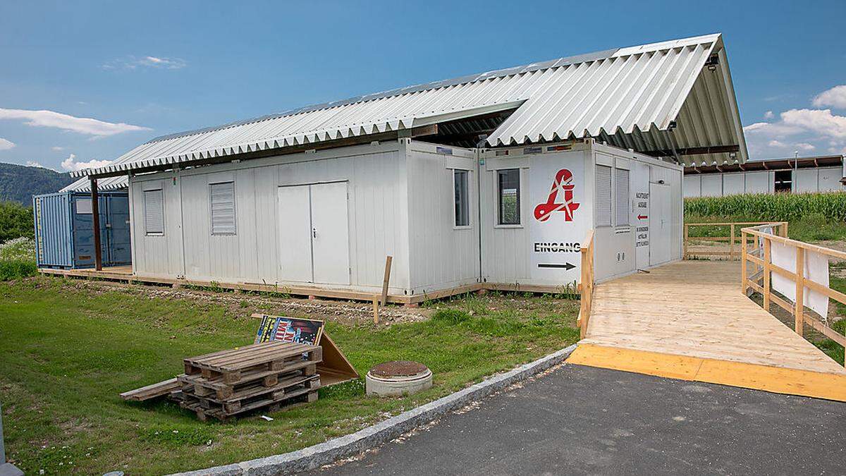 Die Container-Apotheke ist 220 Quadratmeter groß