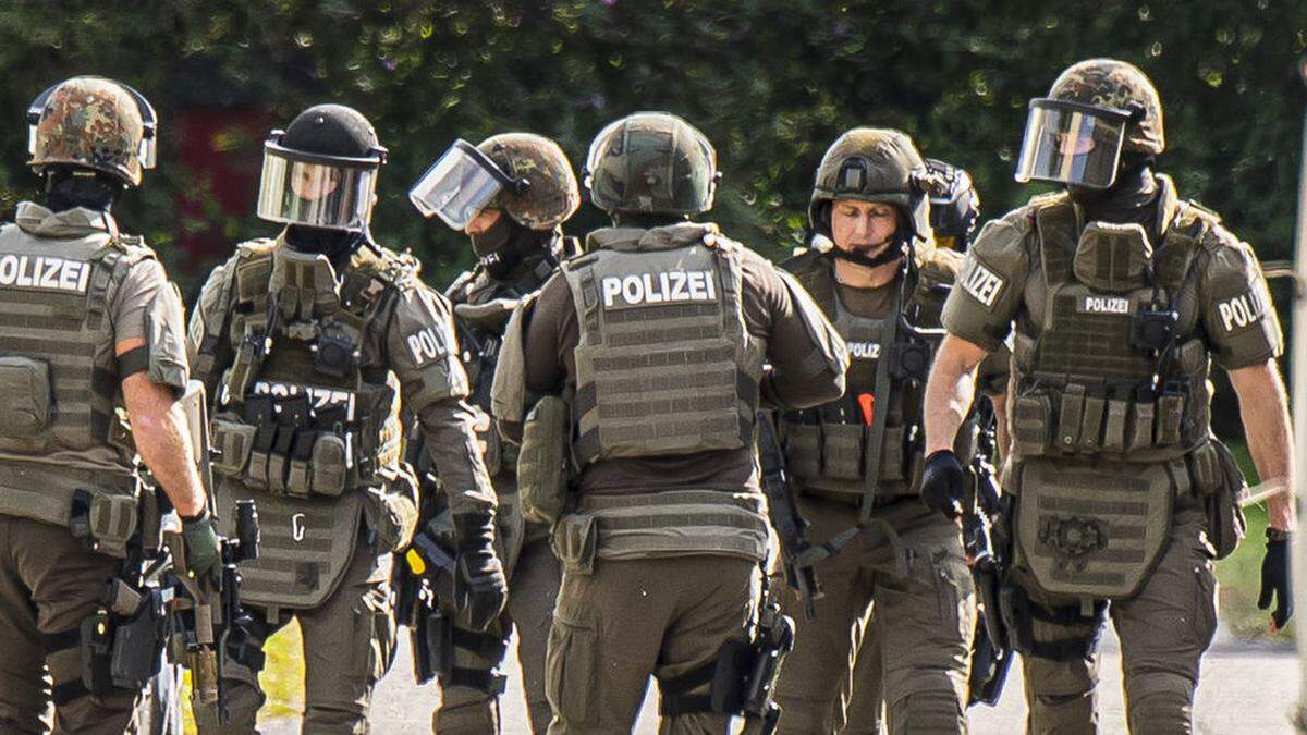 Da der Mann Waffen besitzt, waren in Hitzendorf auch Cobra-Beamte im Einsatz (Sujetbild)