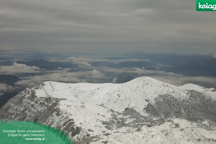 Blick vom Dobratsch in Richtung Tal