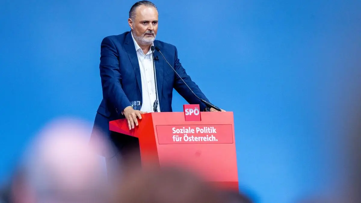 ABD0047_20230603 - LINZ - STERREICH: Burgenlands Landeshauptmann Hans Peter Doskozil whrend seiner Rede am Samstag, 03. Juni 2023, im Rahmen eines au§erordentlichen Bundesparteitages der SP in Linz. - FOTO: APA/GEORG HOCHMUTH