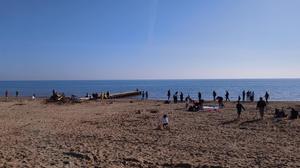 Viele Spaziergänger am Strand von Jesolo 