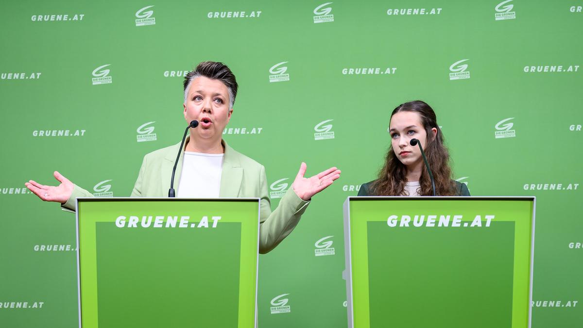 Generalsekretärin Olga Voglauer und EU-Spitzenkandidatin Lena Schilling