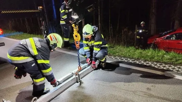 Vergangene Nacht um Mitternacht wurde die Stadtfeuerwehr Weiz zu einem Einsatz gerufen.