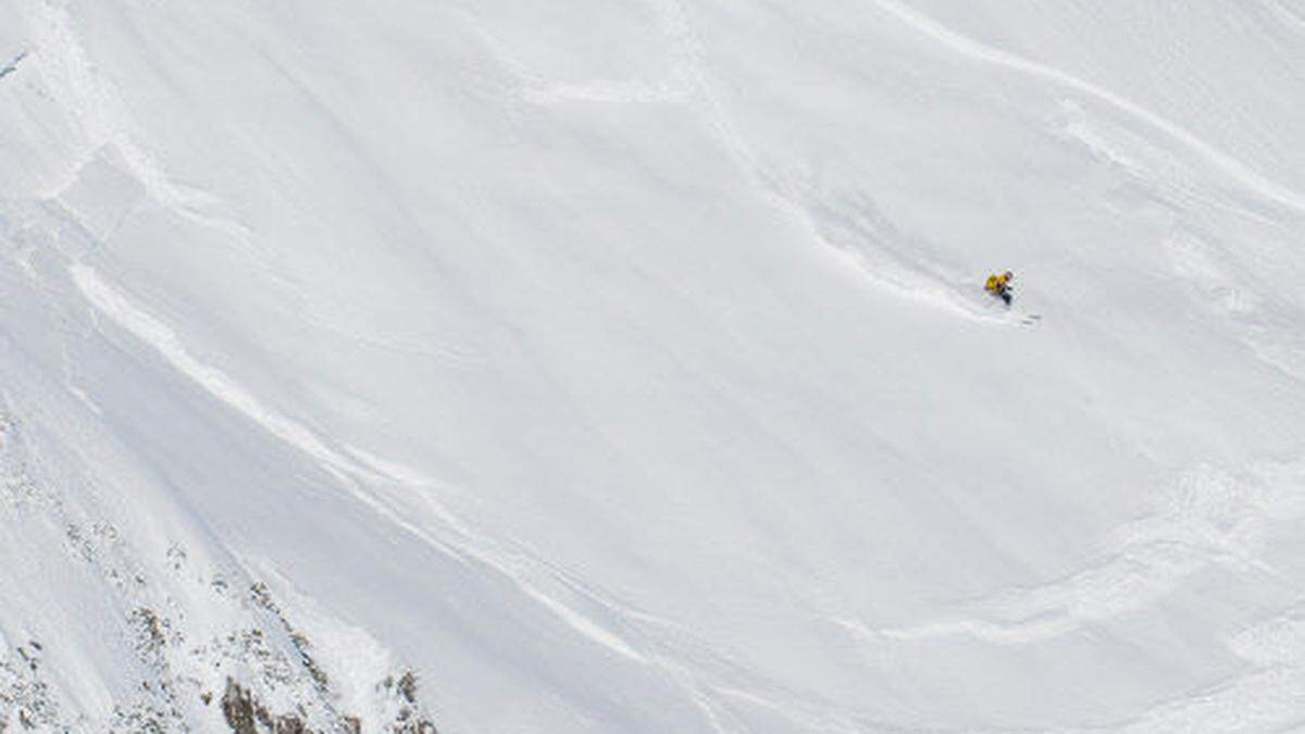 Das Skifahren auf ungesicherten Pisten ist derzeit extrem gefährlich | Symbolbild