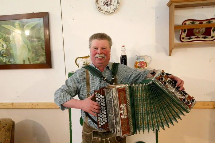 Weitere Aufführungen: 13., 14. (jeweils 20 Uhr) und 15. April (14 Uhr), Gasthof Hirschenwirt, Mühlen. 