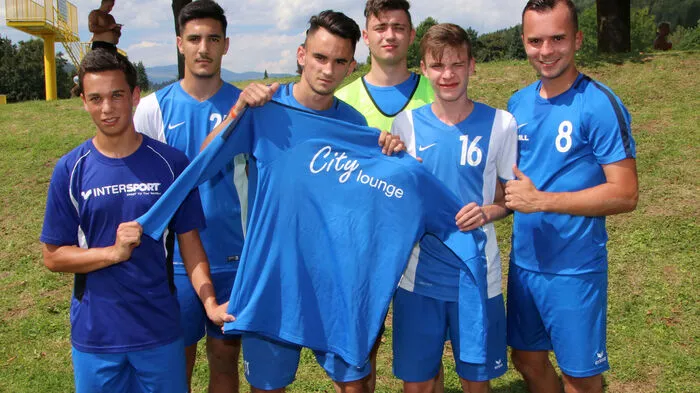Spannende Duelle, aber auch Spaß und Freude am Spiel hatten die Teilnehmer des Beach Soccer Turniers in der Anlage des Schlossbades in Bärnbach.