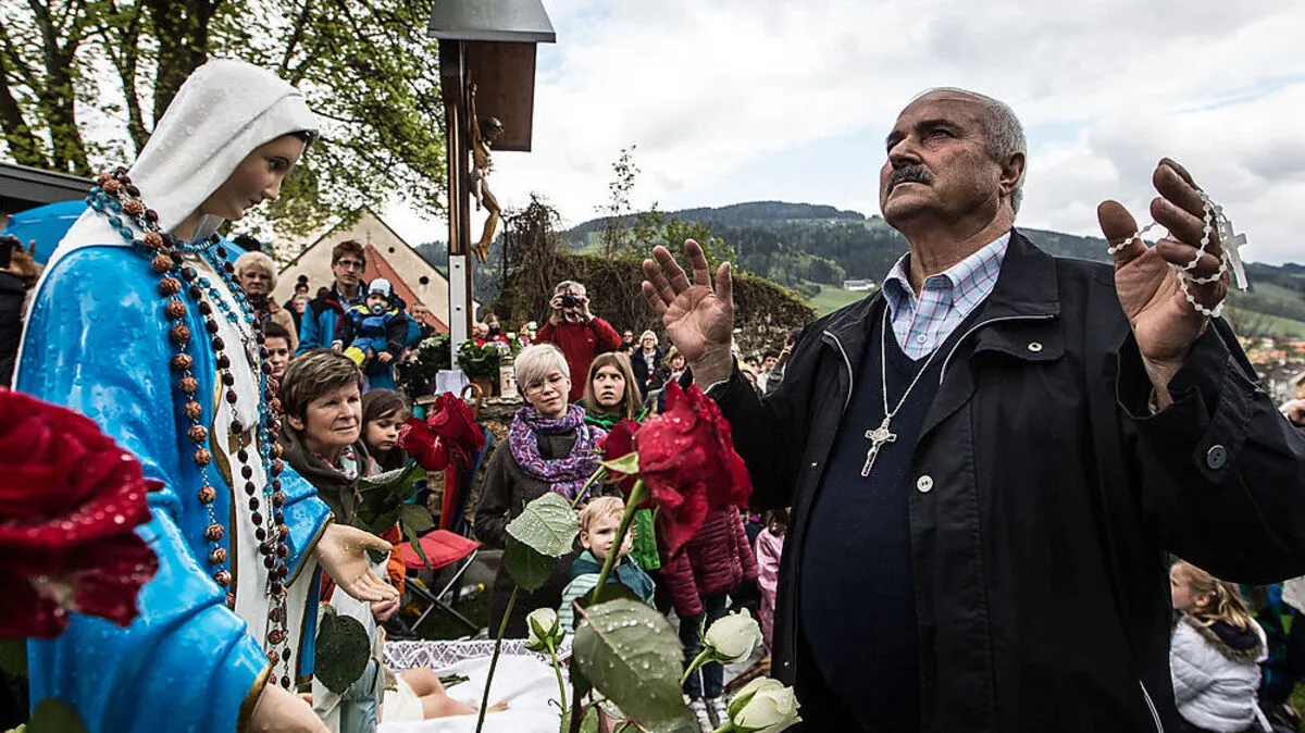 Der selbst ernannte Seher Salvatore Caputa lockt immer wieder 1000 bis 2000 Gläubige in Bad St. Leonhard an