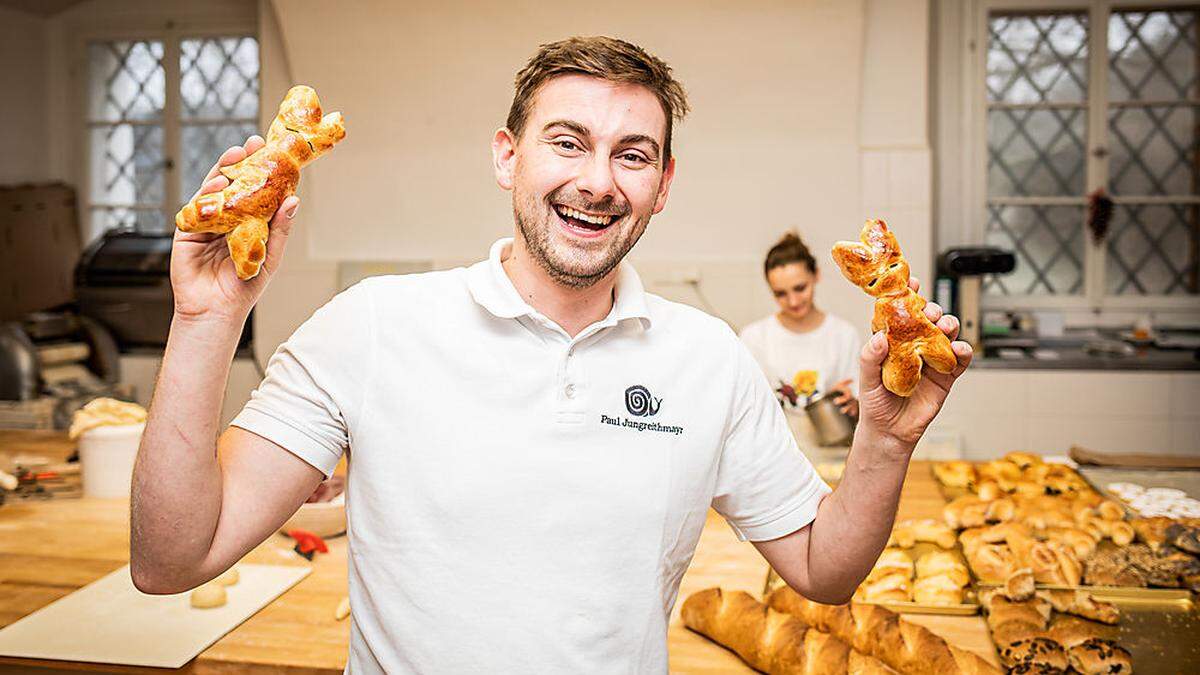 Pau Jungreithmayr (28), ein gebürtiger Oberösterreicher, bäckt mit seinem Team Semmel- und Brioche-Krampusse