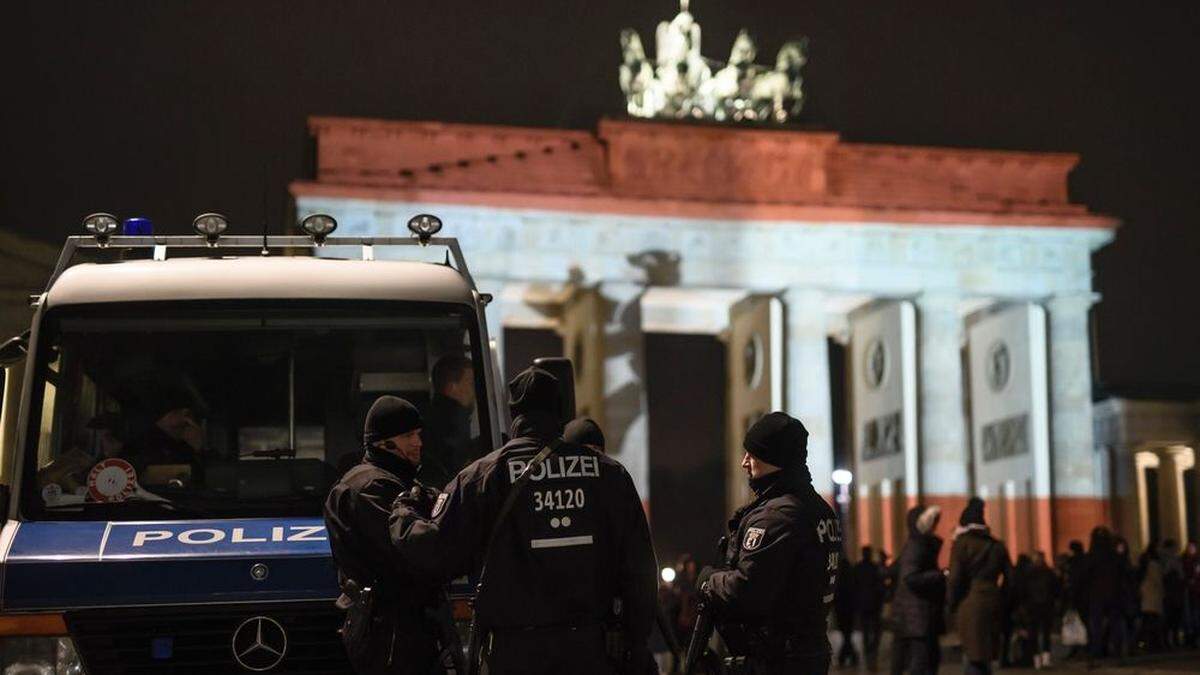 Fieberhafte Tätersuche nach Anschlag auf Berliner Weihnachtsmarkt