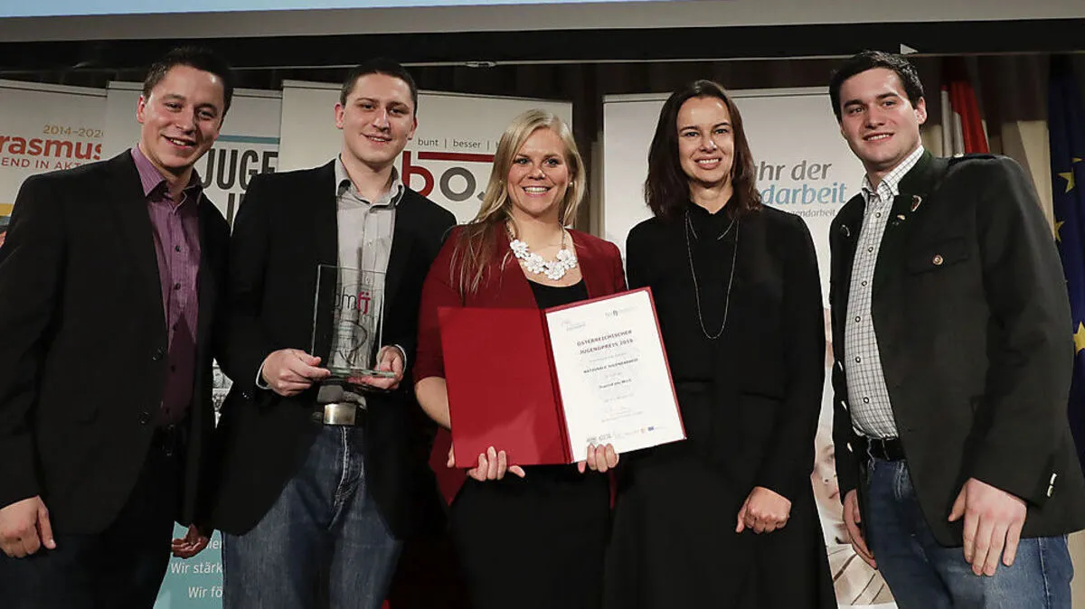 Von links: Martin Stieglbauer (Landjugend), Alexander Stelzer und Monika Derler (Jugend am Wort), Sophie Karmasin, Franz Dunst