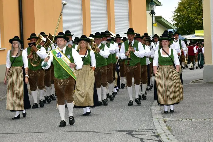 Klicken Sie sich bitte durch die weiteren Bilder!